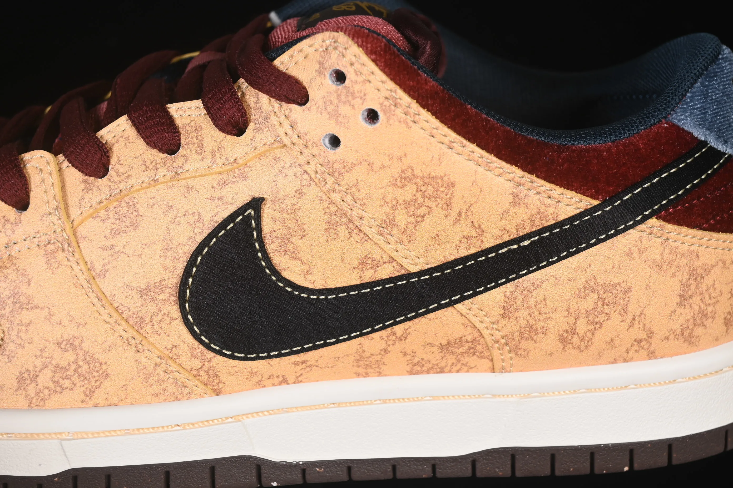 All Categories Nk SB Dunk Series Nk SB Dunk Low Low-top sneakers Nike SB Dunk Low "City of Cinema" Paris Cinema Low-top casual sneakers FZ1278-200